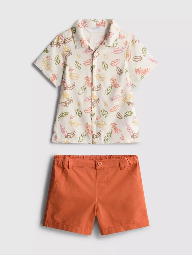0–36 måneder | sæt bestående af T-shirt med print og chino-shorts