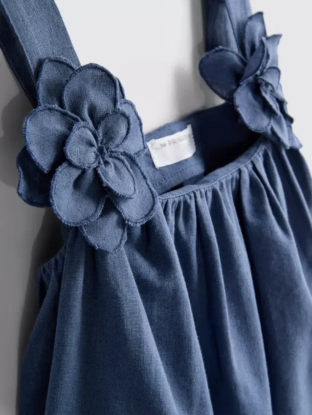 1,5–12 år | The Edit-sæt med bluse og nederdel i linneblanding med blomsterapplikationer
