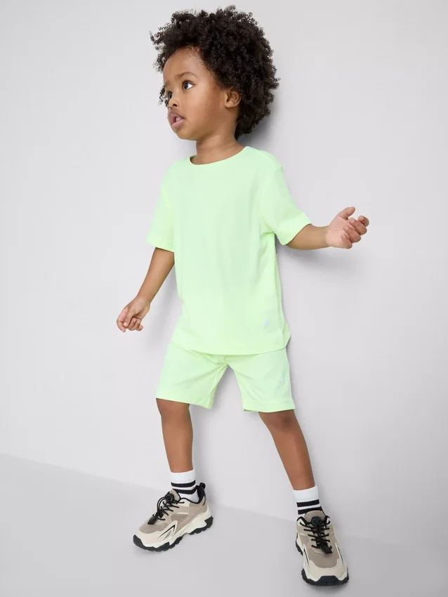 1,5–7 år | Aktivt sæt med T-shirt og Shorts