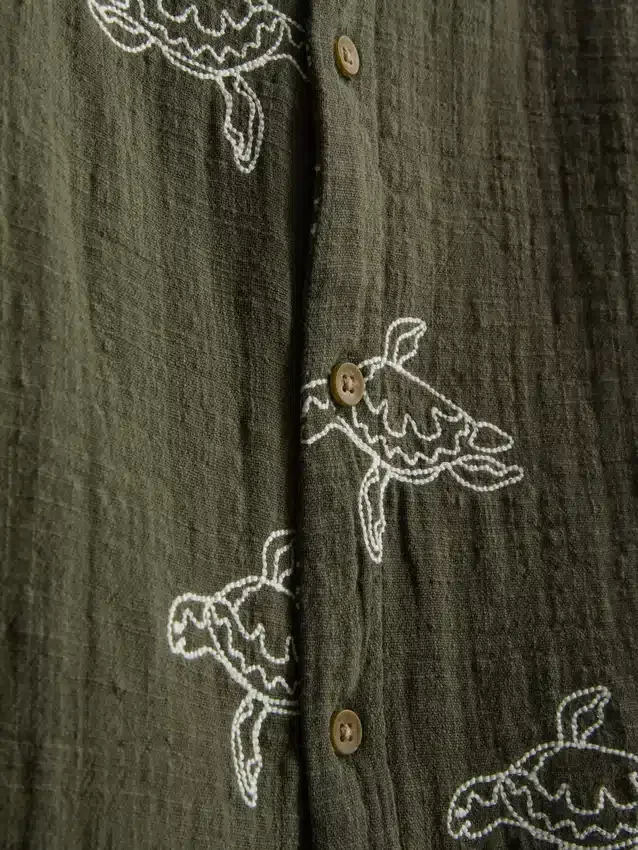 1,5–8 år | broderet skjorte