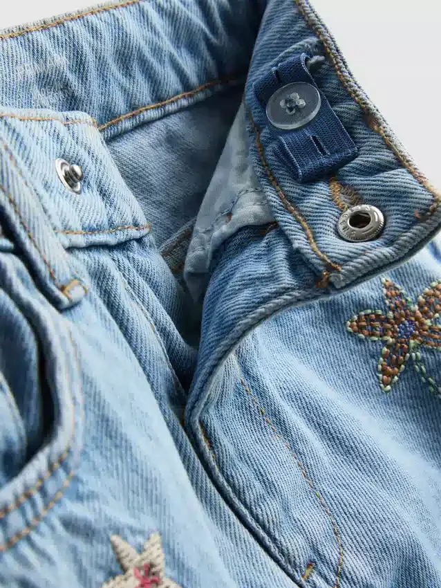 1,5–8 år | Jeans med frugtbroderi