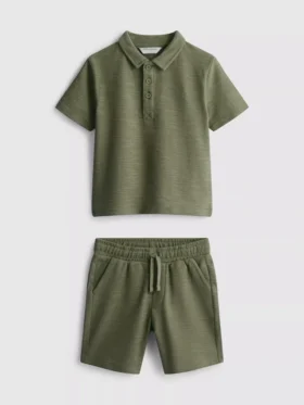 1,5–8 år | Sæt bestående af poloshirt og shorts