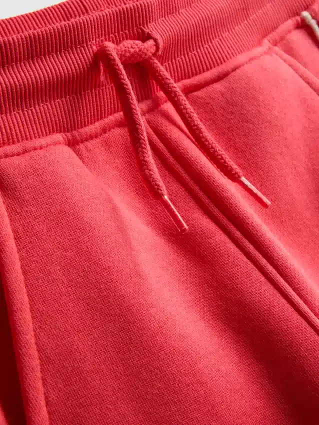 1,5–8 år | sæt bestående af sweatshirt og joggingbukser med opsmøgede ben