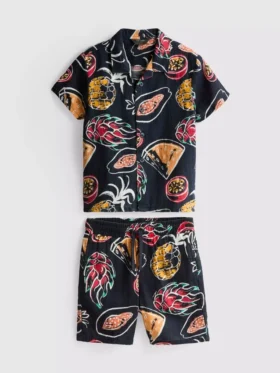 1,5–8 år | sæt med printet skjorte og shorts