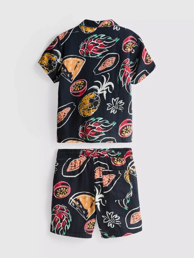1,5–8 år | sæt med printet skjorte og shorts
