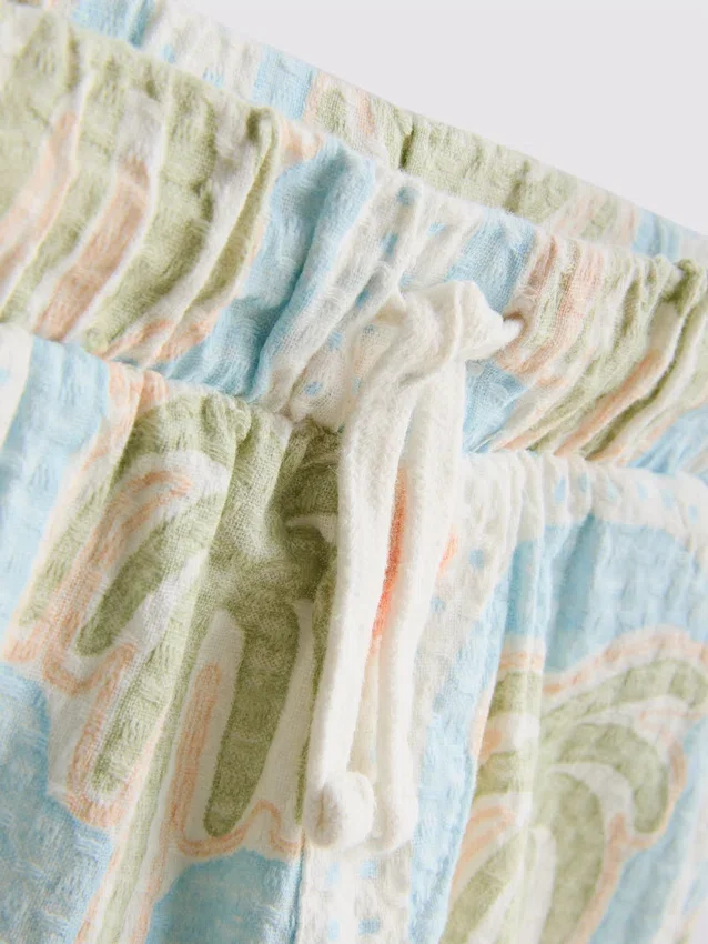 1,5–8 år | sæt med skjorte og shorts med print og struktur