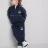 1,5–8 år | Sæt med sweatshirt med tragtkrave og joggingbukser