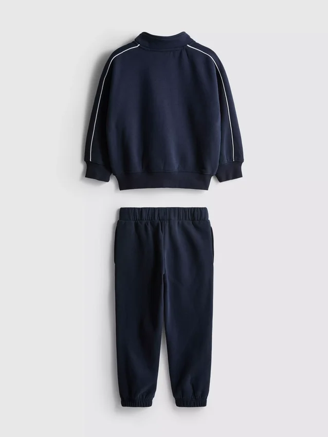 1,5–8 år | Sæt med sweatshirt med tragtkrave og joggingbukser
