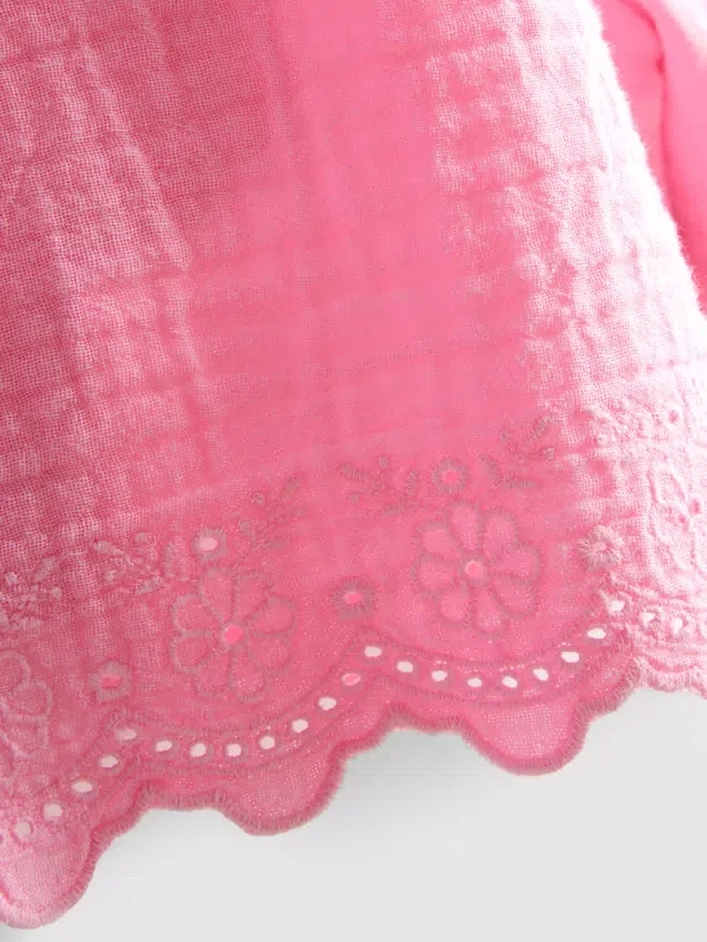 1,5–9 år | Broderet romper med bølget kant