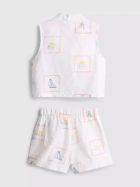 1,5–9 år | Broderet sæt bestående af ærmeløs skjorte og shorts