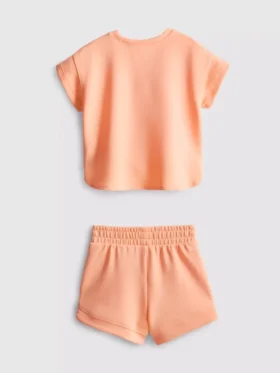 1,5–9 år | sæt bestående af T-shirt og løbeshorts