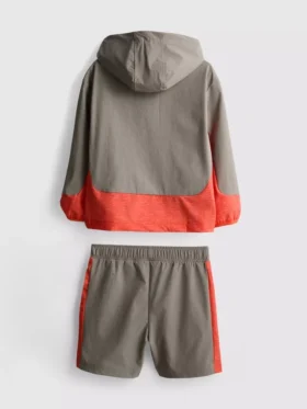 1,5–9 år | sæt med aktiv trackjakke og shorts