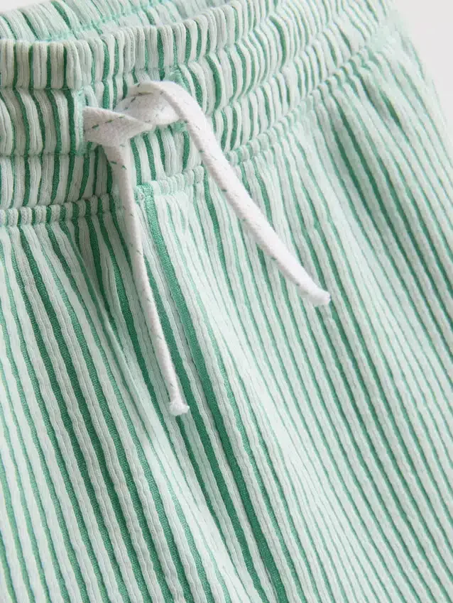 1,5–9 år | Sæt med stribet skjorte og shorts