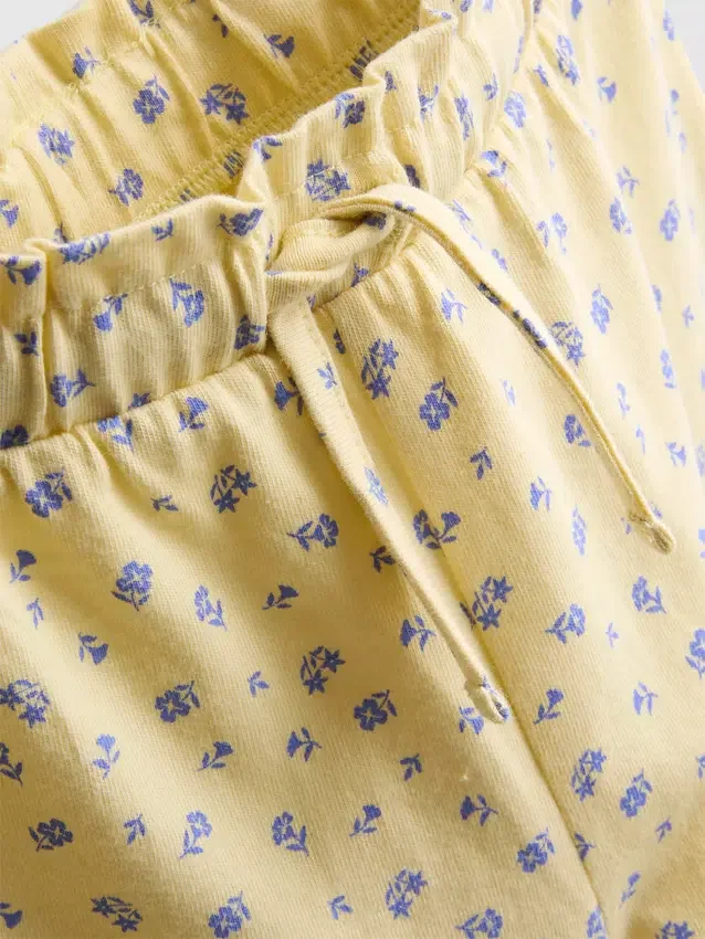 1,5–9 år | sæt med T-shirt med flæser og bukser