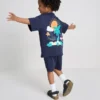 1,5–9 år | T-shirt og shorts-sæt med tropisk grafisk flokket mønster