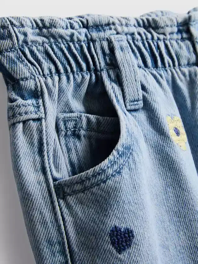 1–9 år | broderede mom-Jeans