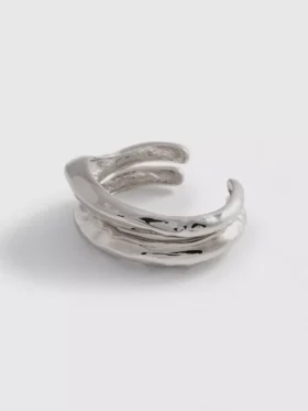 2 stk. armbånd i smeltet metal
