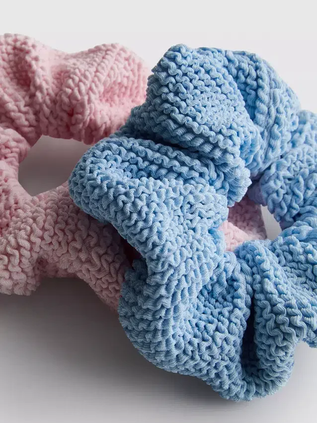 2 stk. strukturerede scrunchies