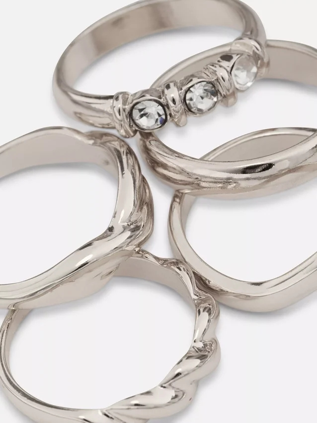 5-pak med ringe i forskellige designs