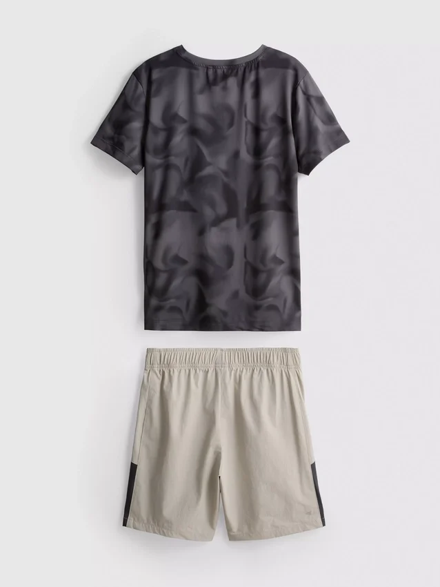 7–15 år | Aktivt sæt med T-shirt og shorts
