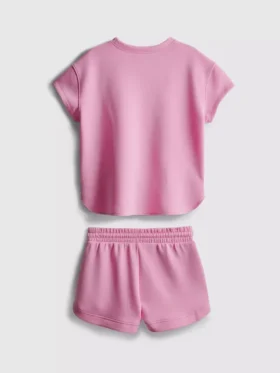 7–15 år | Sæt bestående af en boxy T-shirt og løbeshorts