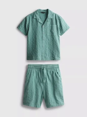 7-15 år | sæt bestående af kortærmet skjorte med knapper og shorts i strukturvævet stof