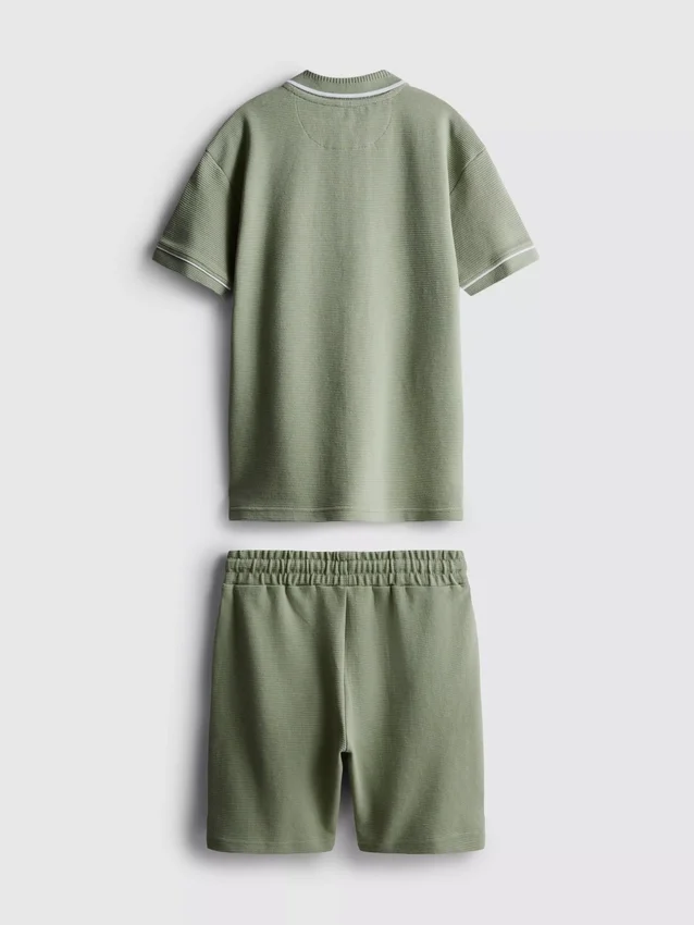 7-15 år | sæt med struktureret poloshirt og shorts