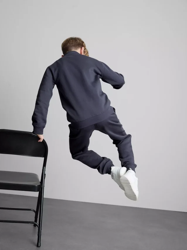 7–15 år | Sæt med sweatshirt med tragtkrave og sweatpants