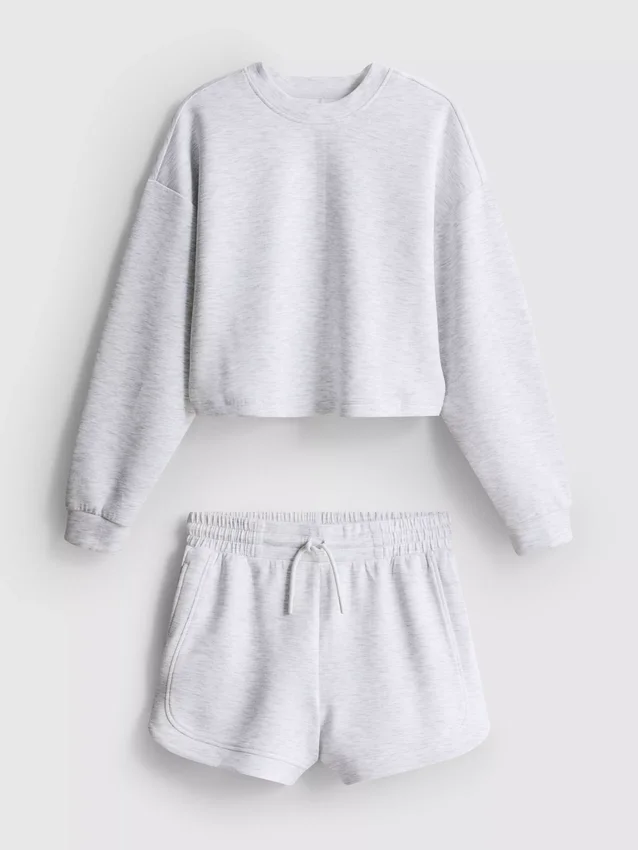 7–15 år | sæt med sweatshirt og løbeshorts
