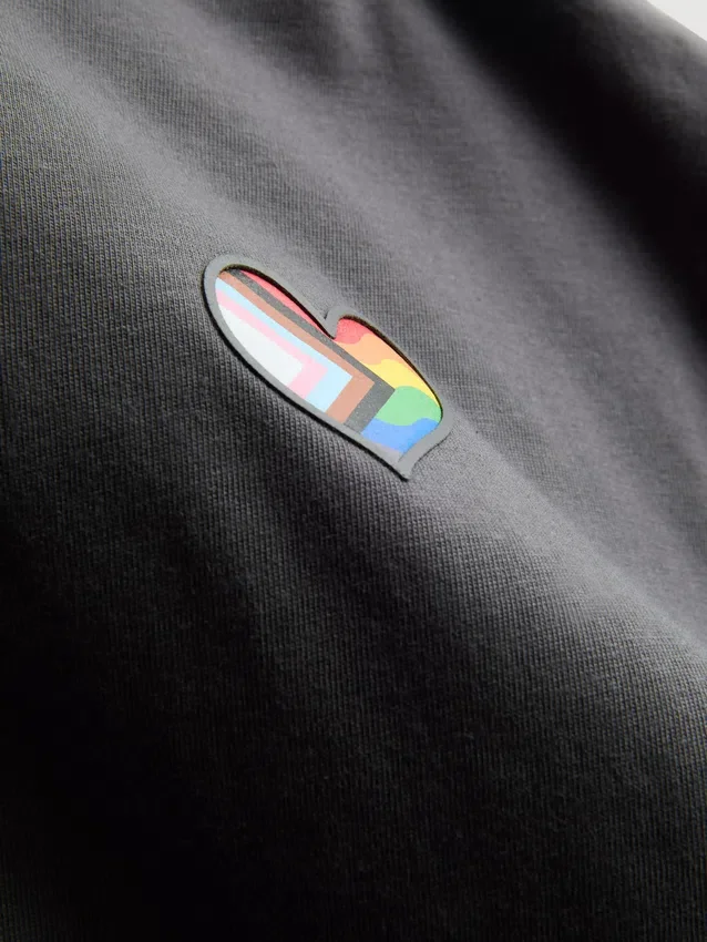 7–15 år | T-shirt med »Pride«-motiv