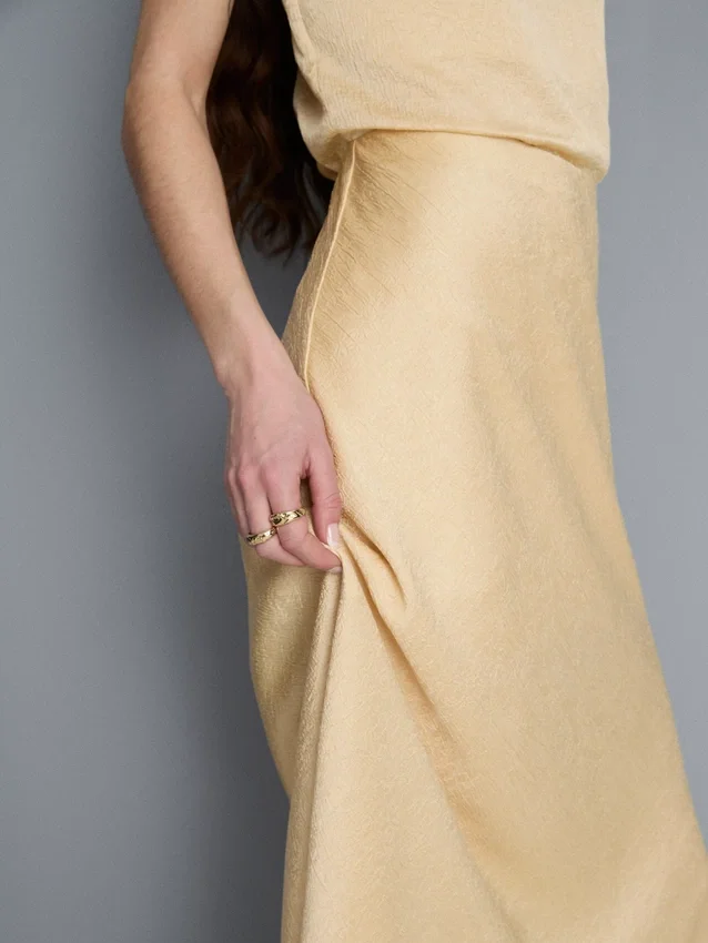 A-formet maxi-nederdel i satin