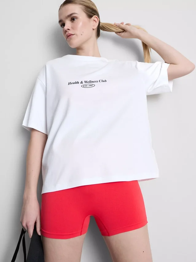 Afslappet bomulds-T-shirt med grafisk print