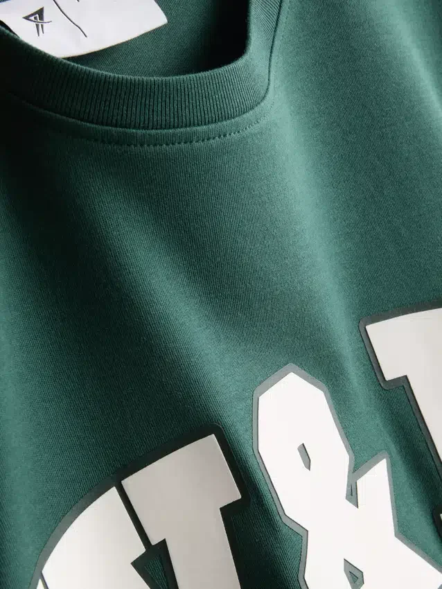 Afslappet bomulds-T-shirt med grafisk print