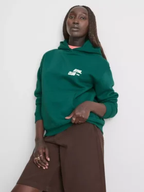 Afslappet hoodie i atletikklub-stil
