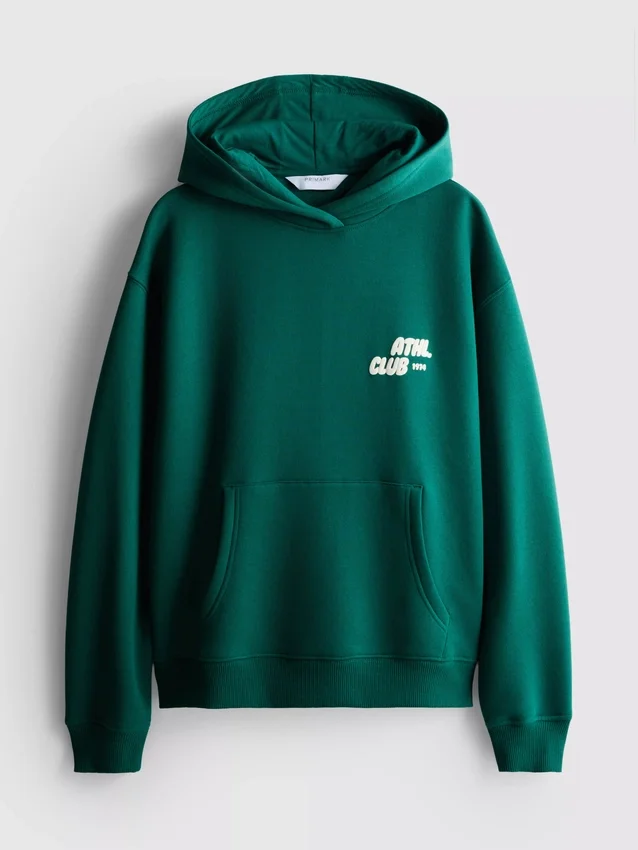 Afslappet hoodie i atletikklub-stil