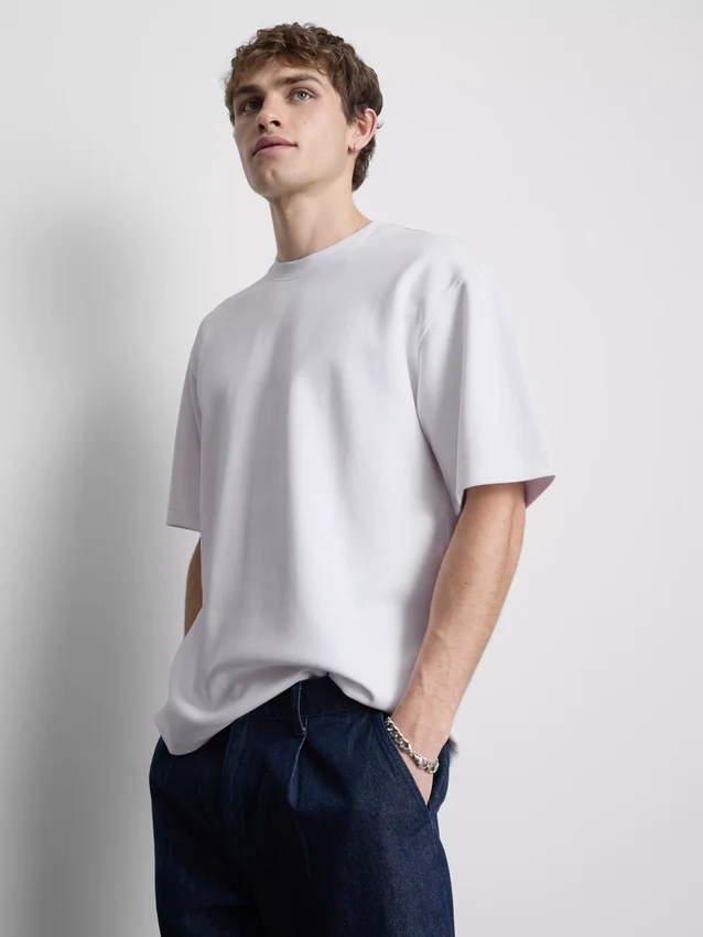 Afslappet T-shirt med korte ærmer