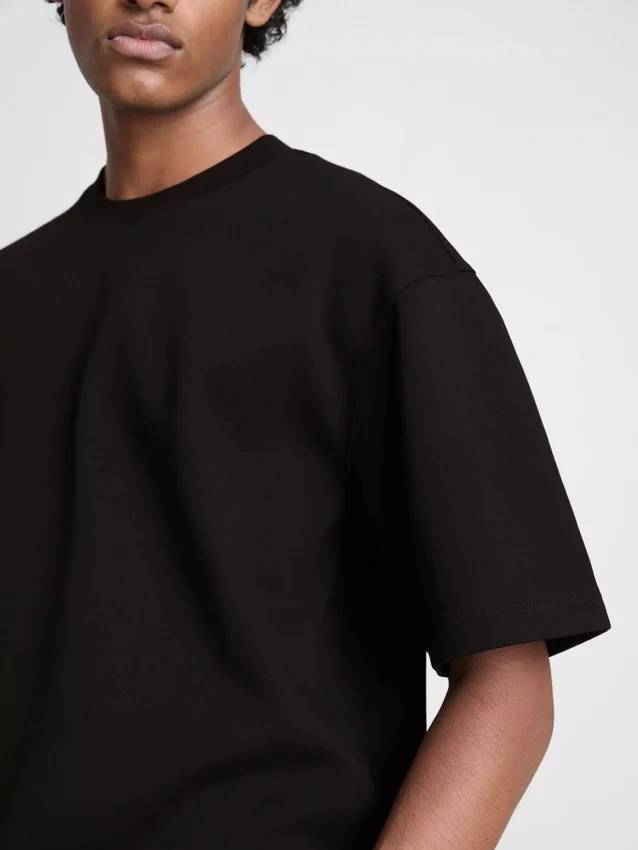 Afslappet T-shirt med korte ærmer