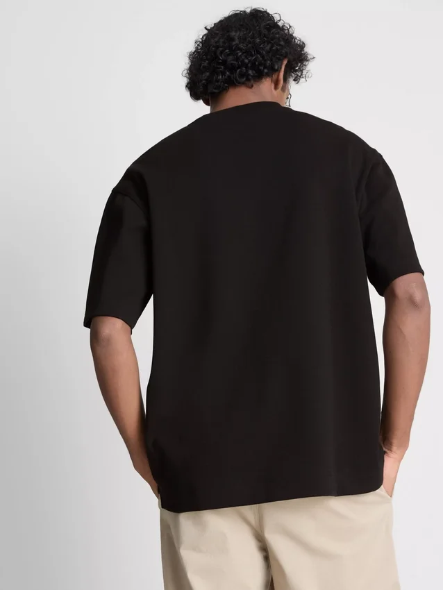 Afslappet T-shirt med korte ærmer