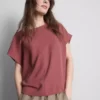 Afslappet T-shirt med rund hals og god luftgennemstrømning
