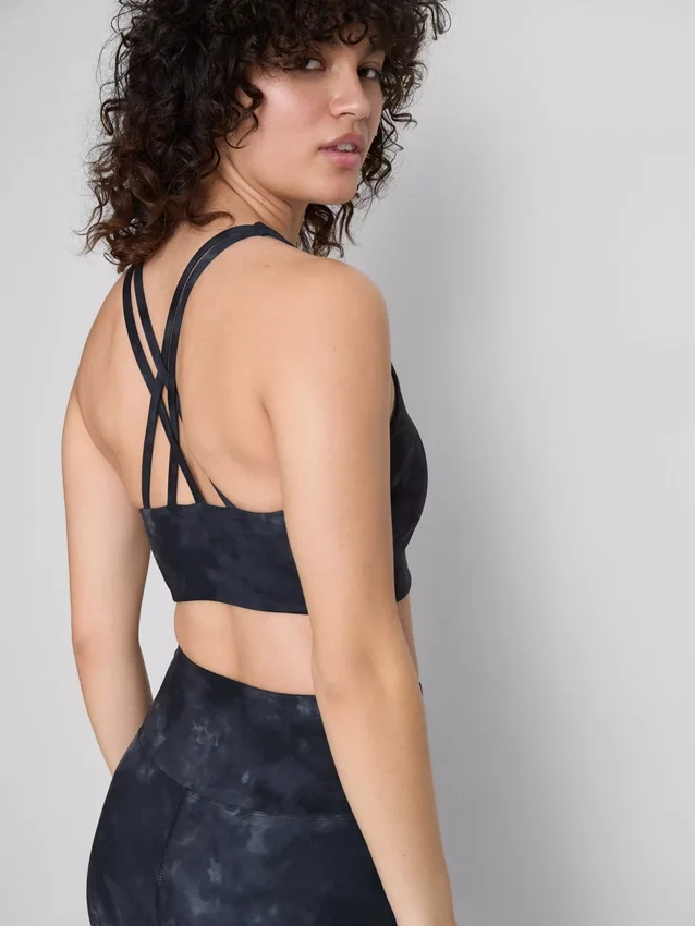 Aktiv crop-top med racerryg og marmorprint