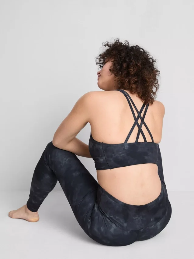 Aktiv crop-top med racerryg og marmorprint