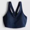 Aktiv crop-top med V-hals og racer-snit