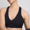 Aktiv crop-top med V-udskæring og glat pasform