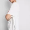 Aktiv T-shirt med buet kant