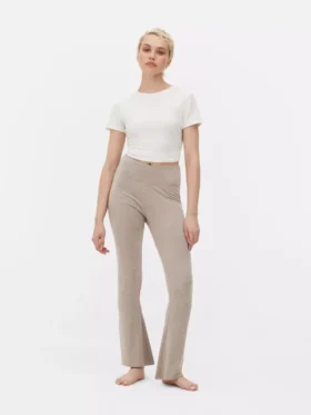 Aktive leggings med høj talje og udvidede ben