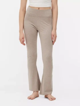Aktive leggings med høj talje og udvidede ben