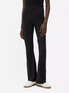 Aktive leggings med høj talje og udvidede ben