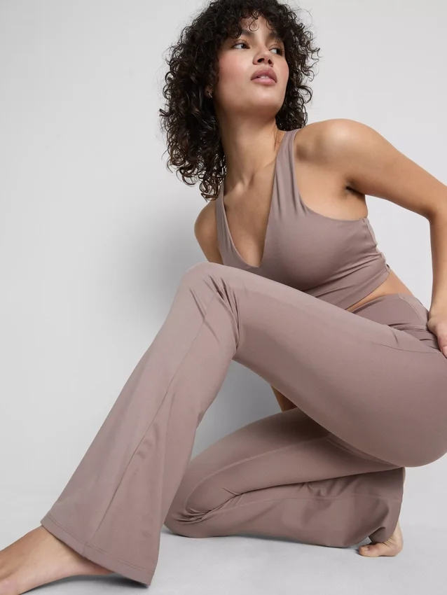 Aktive leggings med høj talje og udvidede ben