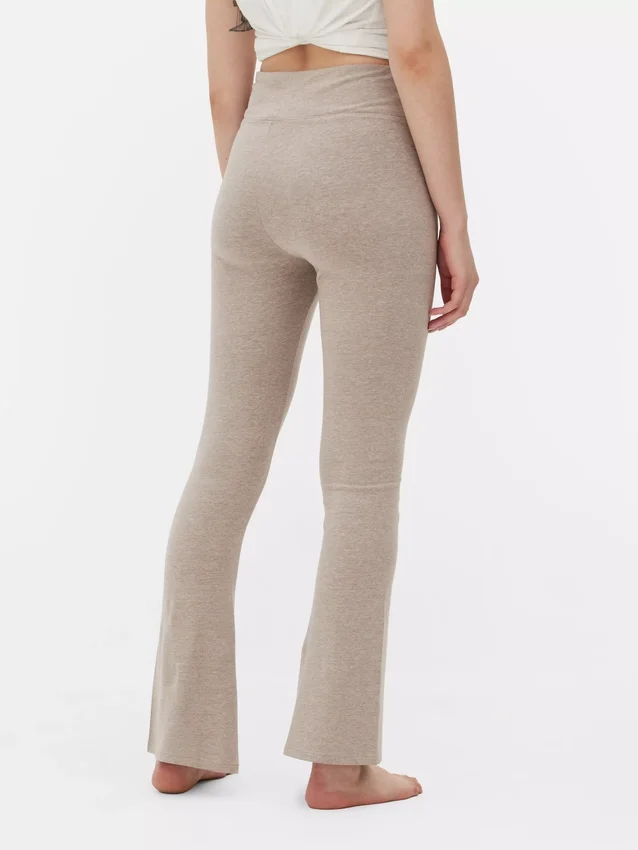 Aktive leggings med høj talje og udvidede ben
