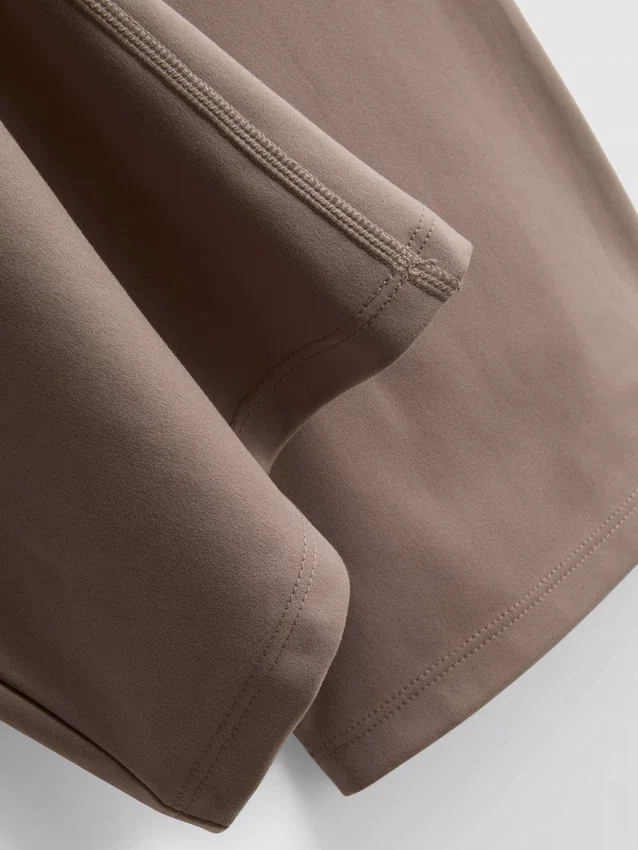 Aktive leggings med høj talje og udvidede ben